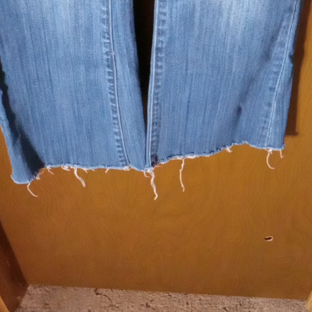 Lucky Brand women jeans with raw hem - Picture 3 of 6
